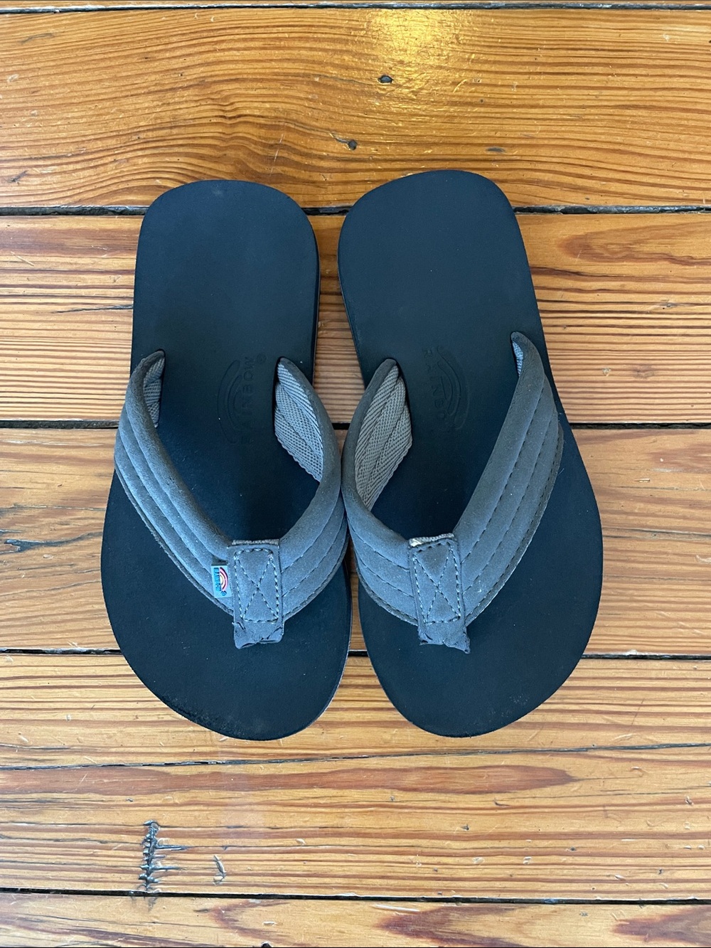 Rainbow black flip flop sandals size 11/12